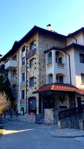 Exclusive two-floor 3-bedrooms apartment on the top floor